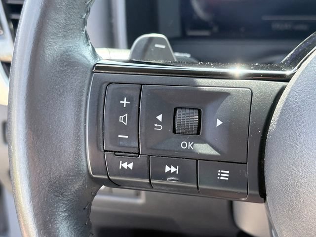 Used 2022 Nissan Rogue Platinum w/ Head-Up Display Package FWD image 14