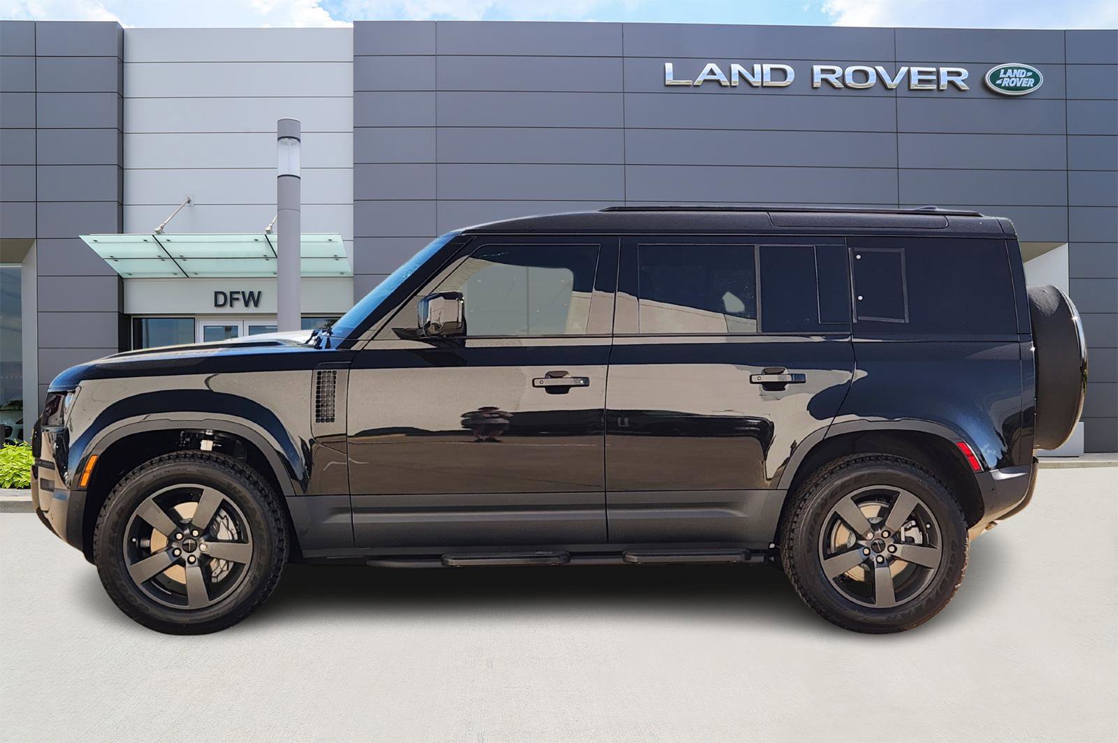 New 2026 Land Rover Defender 110 S image 3
