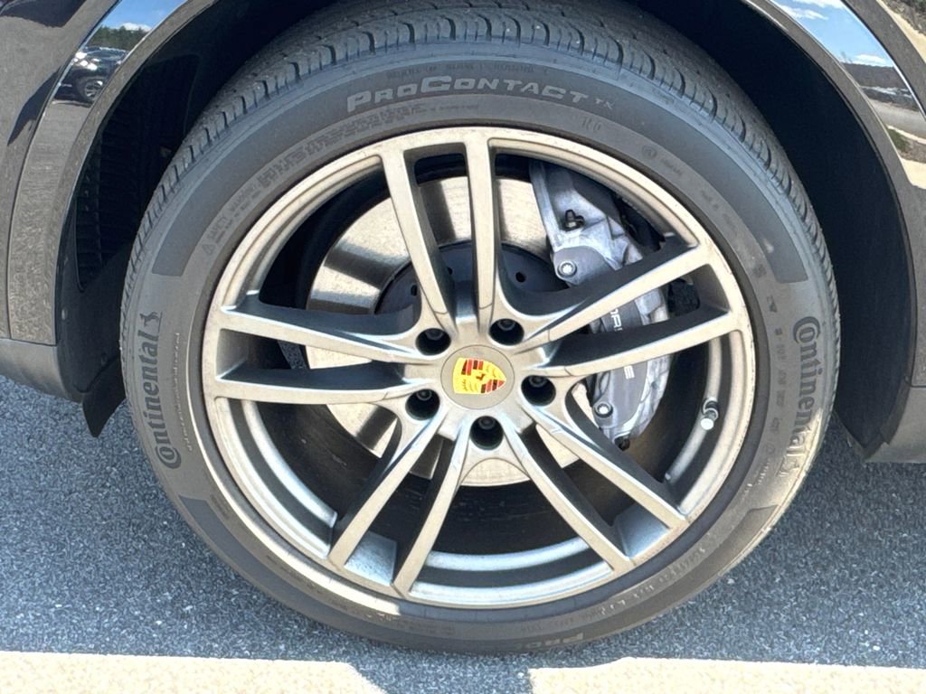 Used 2022 Porsche Cayenne Base image 11