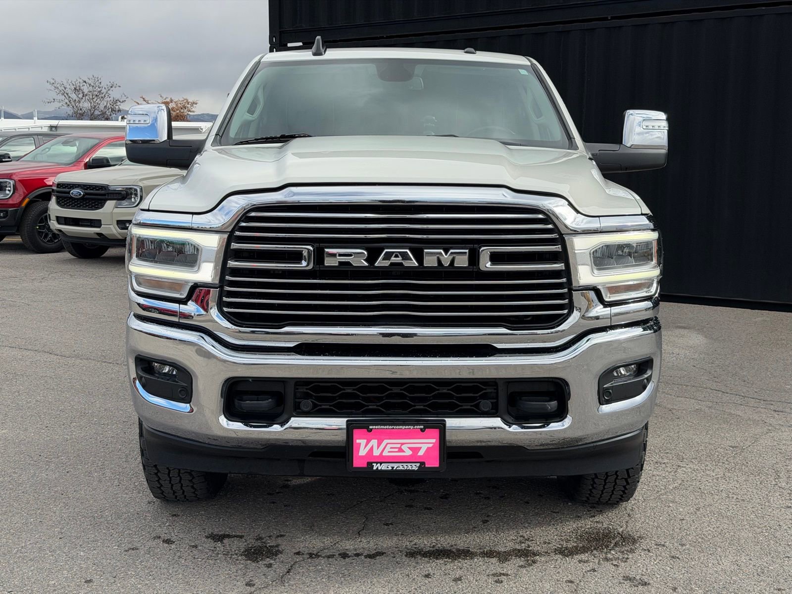 Used 2023 RAM 3500 Laramie AWD/4WD image 2