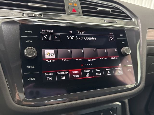 Used 2022 Volkswagen Tiguan SEL R-Line image 13