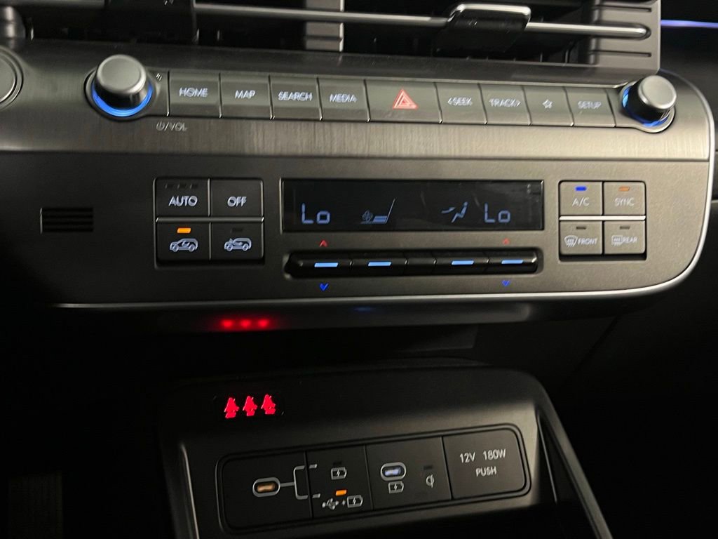 Used 2025 Hyundai Kona Limited image 23