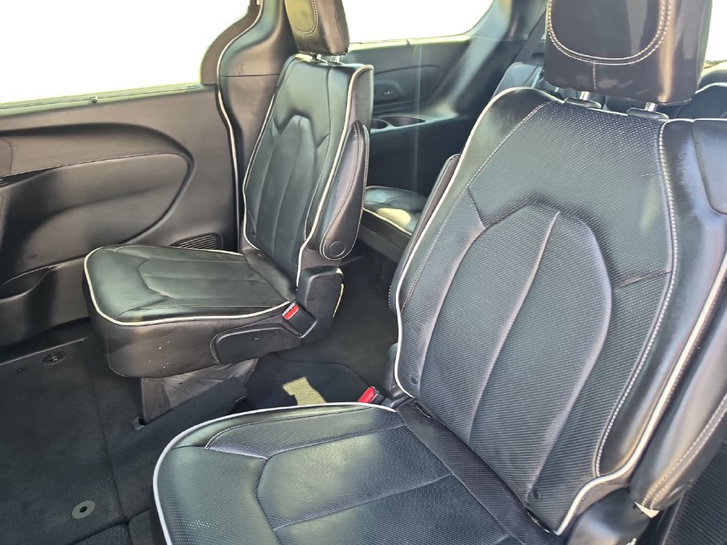 Used 2023 Chrysler Pacifica Limited w/ Uconnect Theater Family Group AWD/4WD image 14