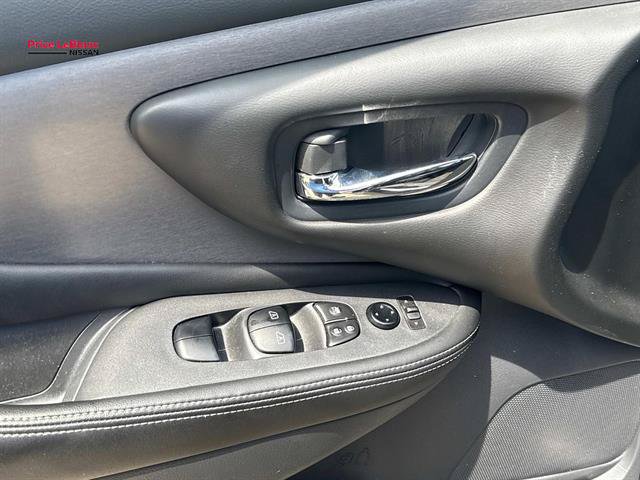 Used 2023 Nissan Murano SV FWD image 18