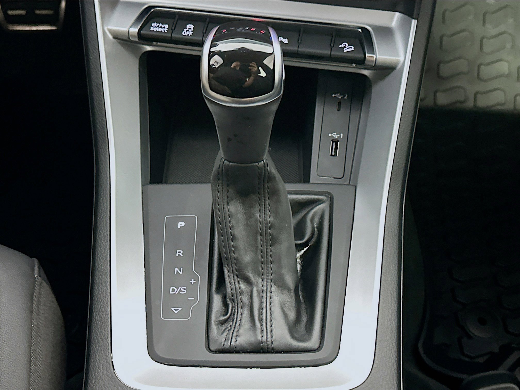 Used 2020 Audi Q3 2.0T Premium w/ Convenience Package image 23