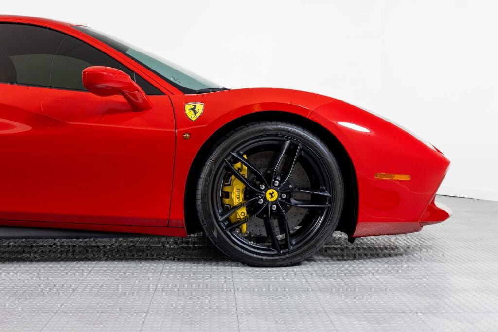 Used 2017 Ferrari 488 GTB RWD image 19