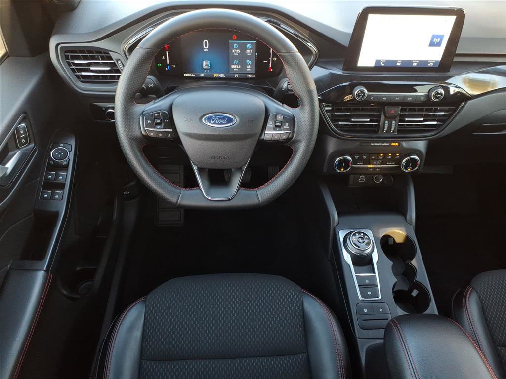 Used 2025 Ford Escape ST-Line image 16