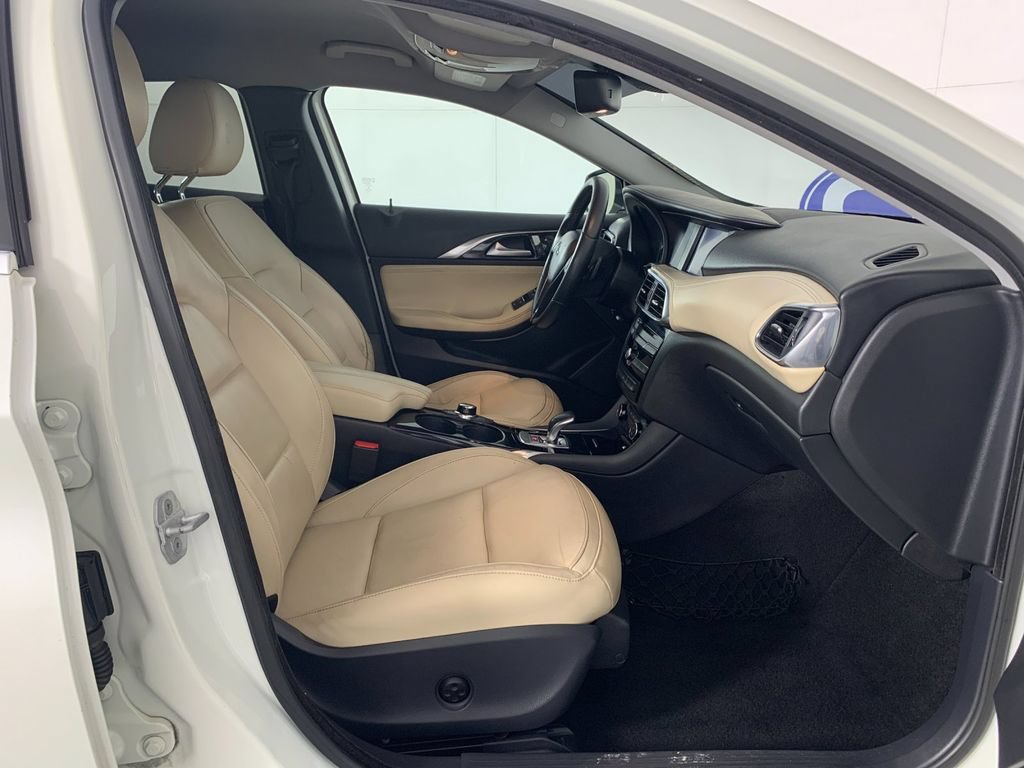 Used 2017 INFINITI QX30 w/ Cargo Package FWD image 40