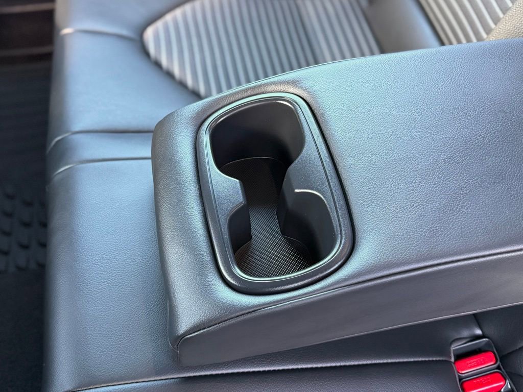 Used 2023 Toyota Camry SE image 7