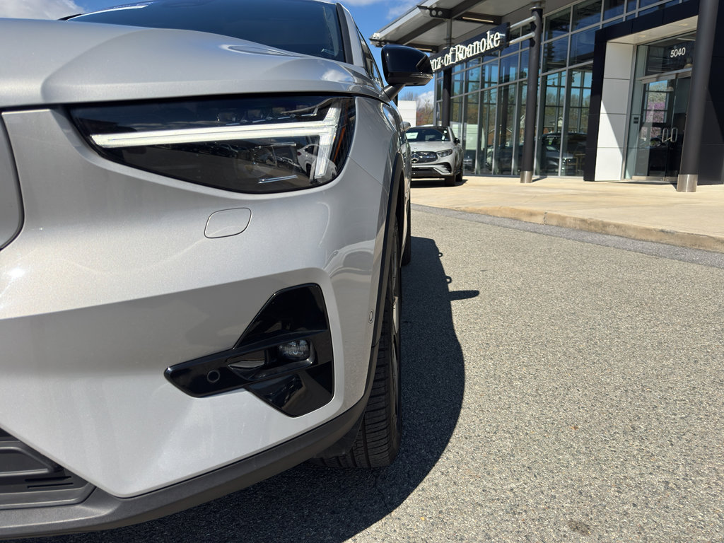 Certified 2023 Volvo C40 P8 Recharge Ultimate image 4