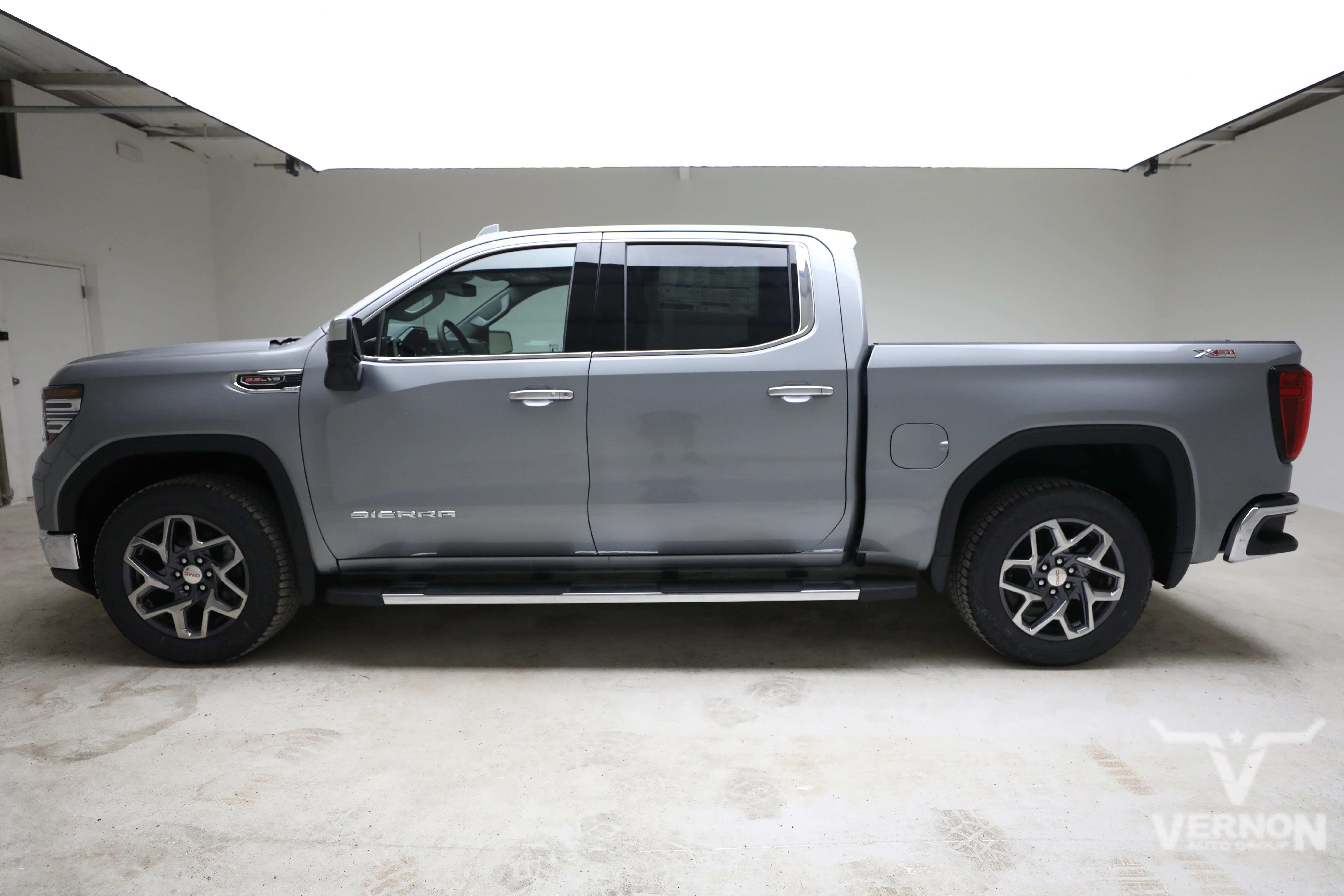New 2026 GMC Sierra 1500 SLT w/ SLT Premium Plus Package AWD/4WD image 2