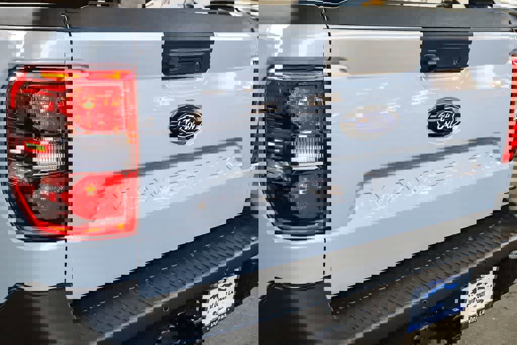 New 2026 Ford Maverick Lariat w/ Black Appearance Package image 9