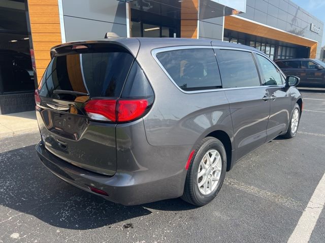 Used 2023 Chrysler Voyager LX image 24