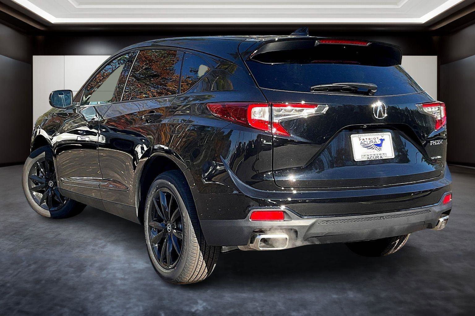 New 2025 Acura RDX SH-AWD image 3