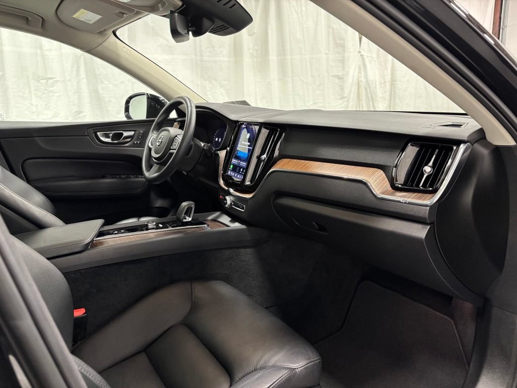 Used 2022 Volvo XC60 B5 Momentum w/ Climate Package AWD/4WD image 56