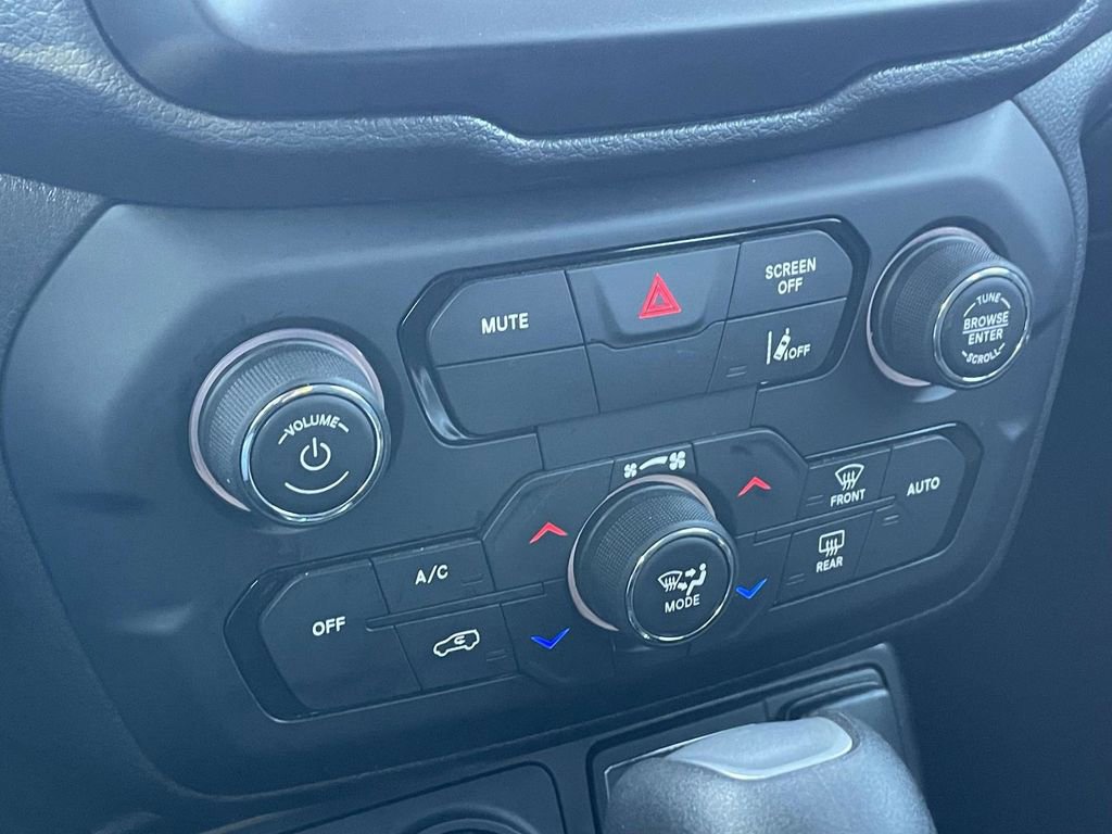 Used 2022 Jeep Renegade Latitude w/ Convenience Group image 37