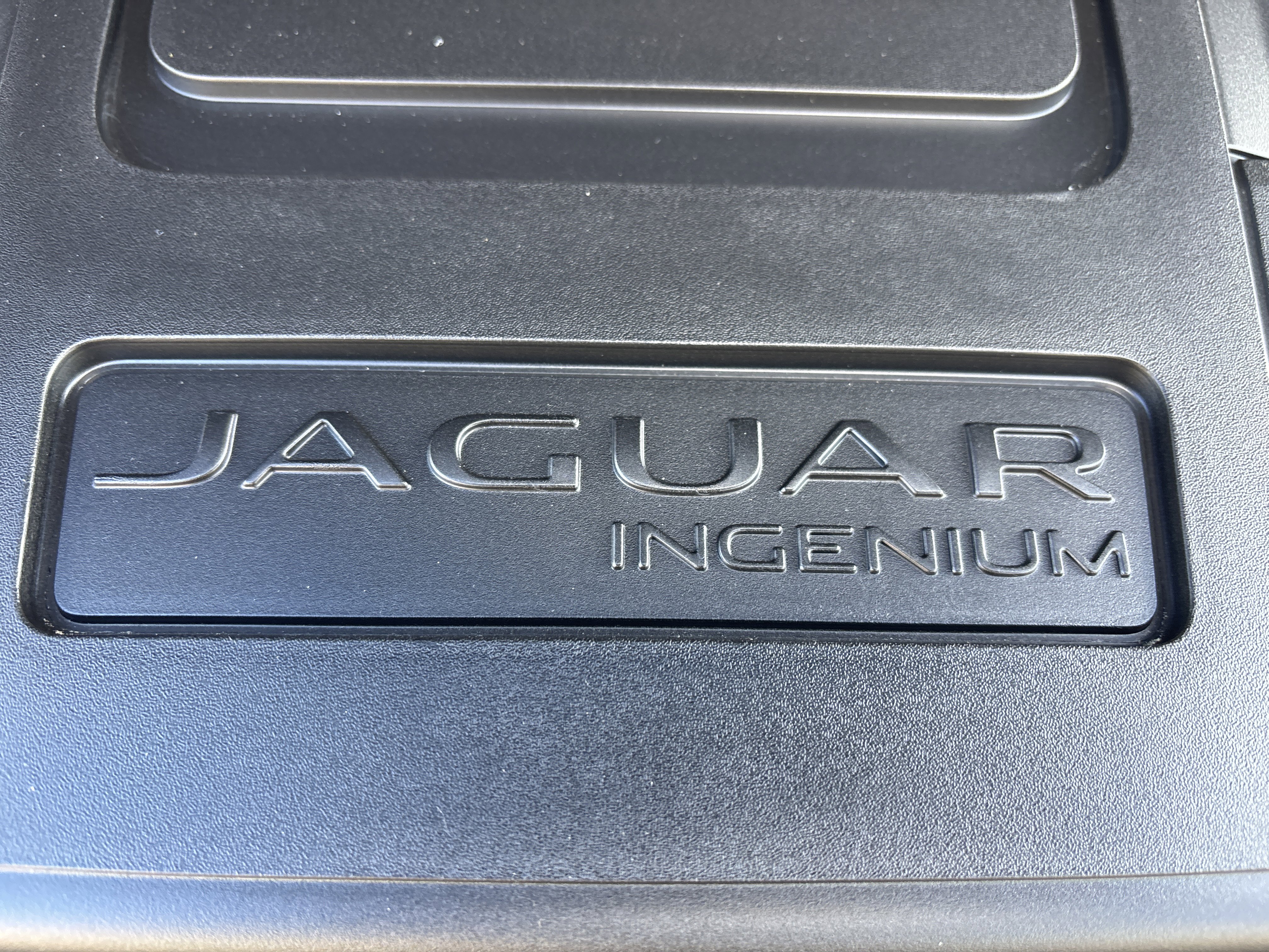 Used 2022 Jaguar XF R-Dynamic SE AWD/4WD image 32