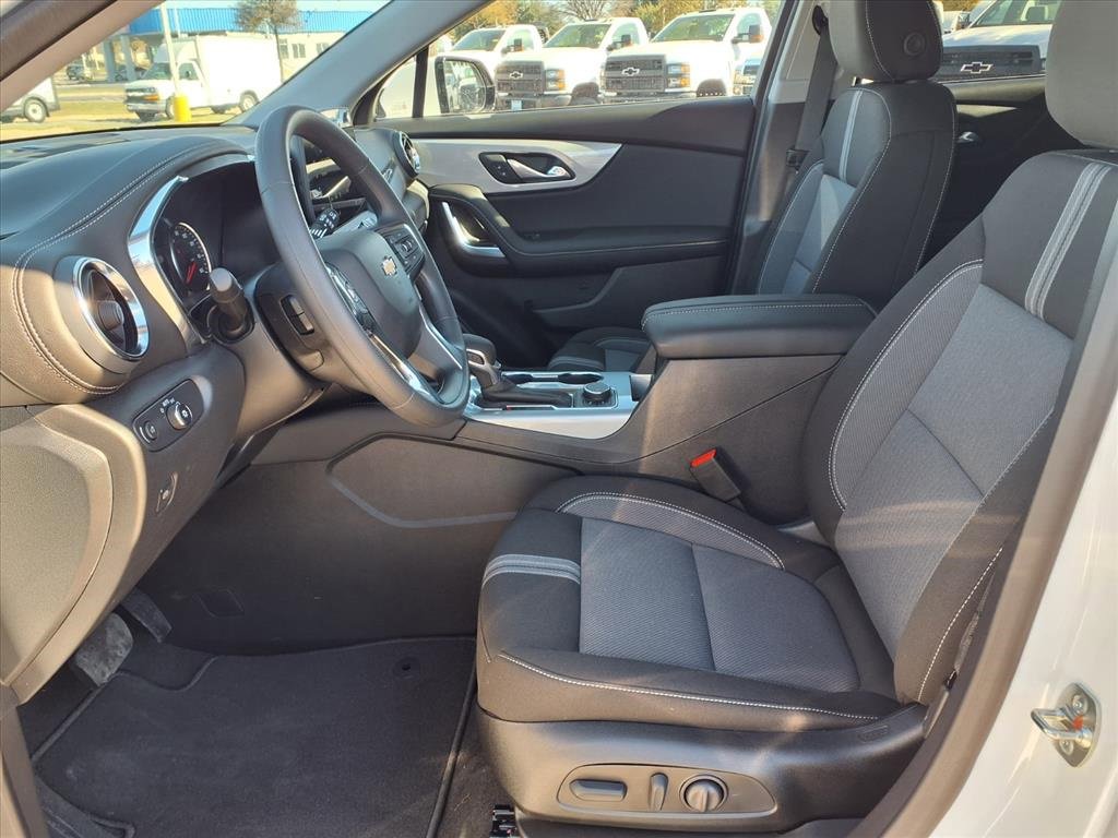 New 2025 Chevrolet Blazer LT w/ Convenience Package image 6
