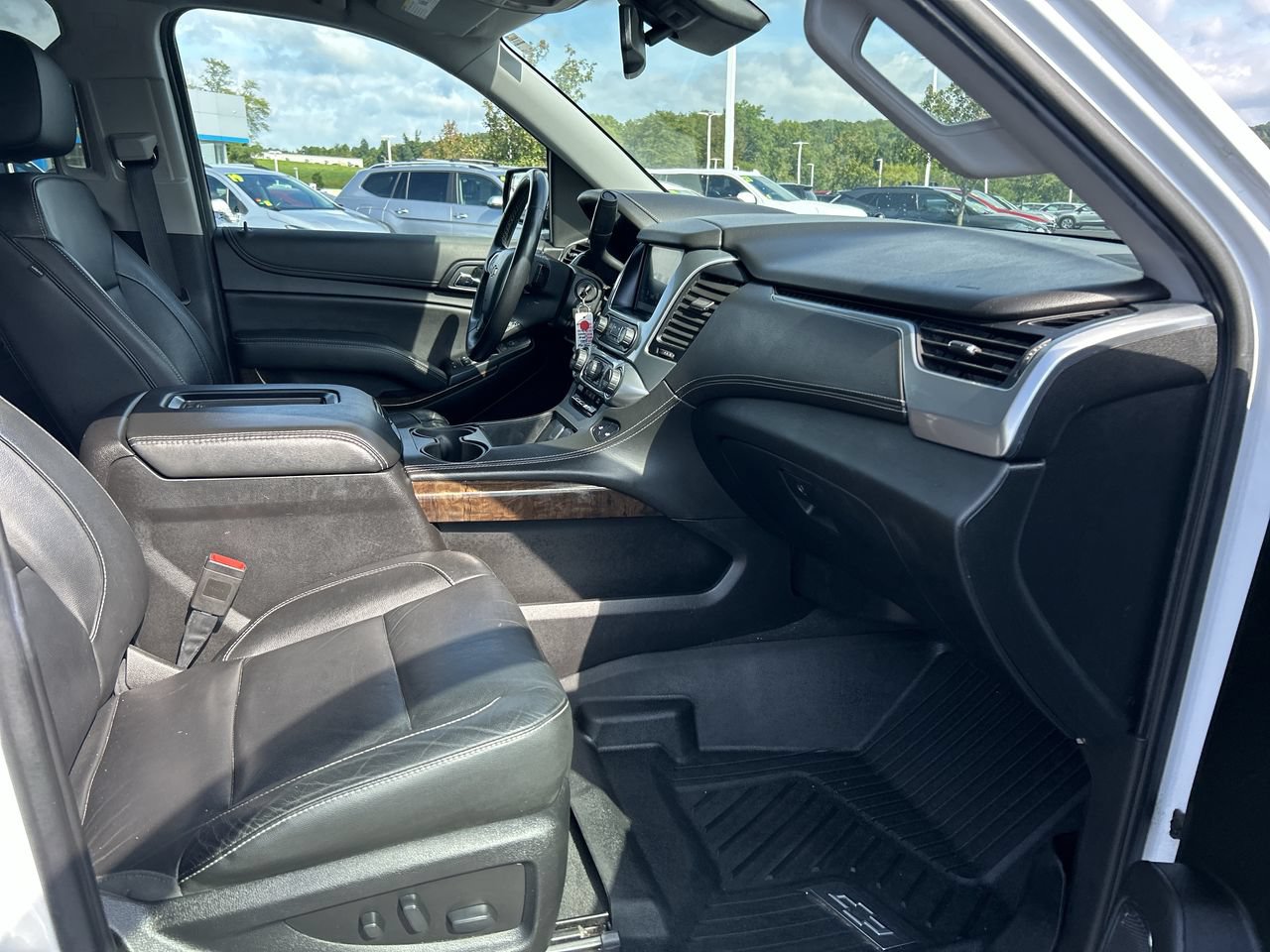 Used 2020 Chevrolet Tahoe LT w/ Off-Road Package AWD/4WD image 14
