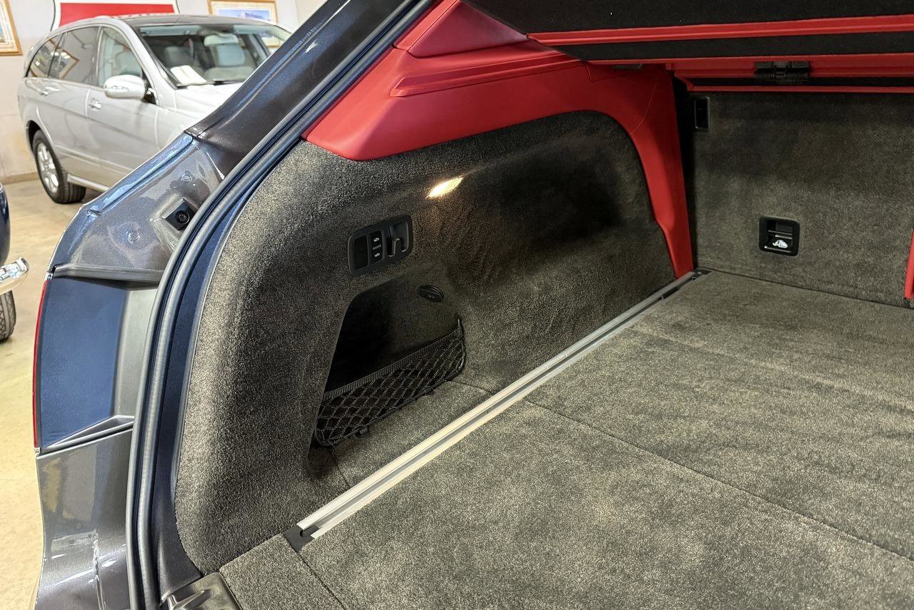 Used 2018 Bentley Bentayga image 54