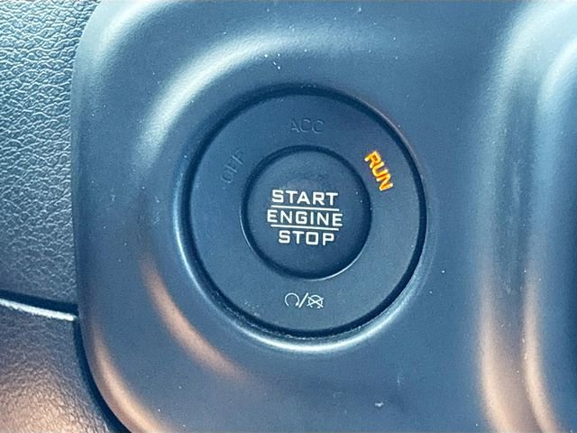 Used 2020 Jeep Wrangler Unlimited Sahara AWD/4WD image 35