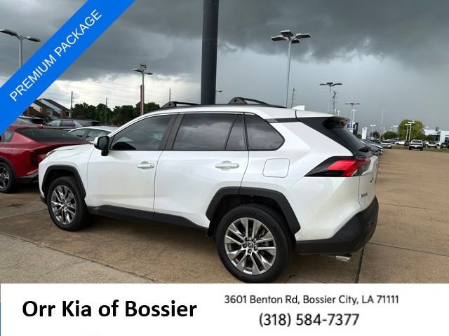 Used 2022 Toyota RAV4 XLE Premium FWD image 13