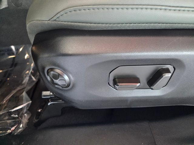 Used 2024 Jeep Gladiator Mojave AWD/4WD image 6