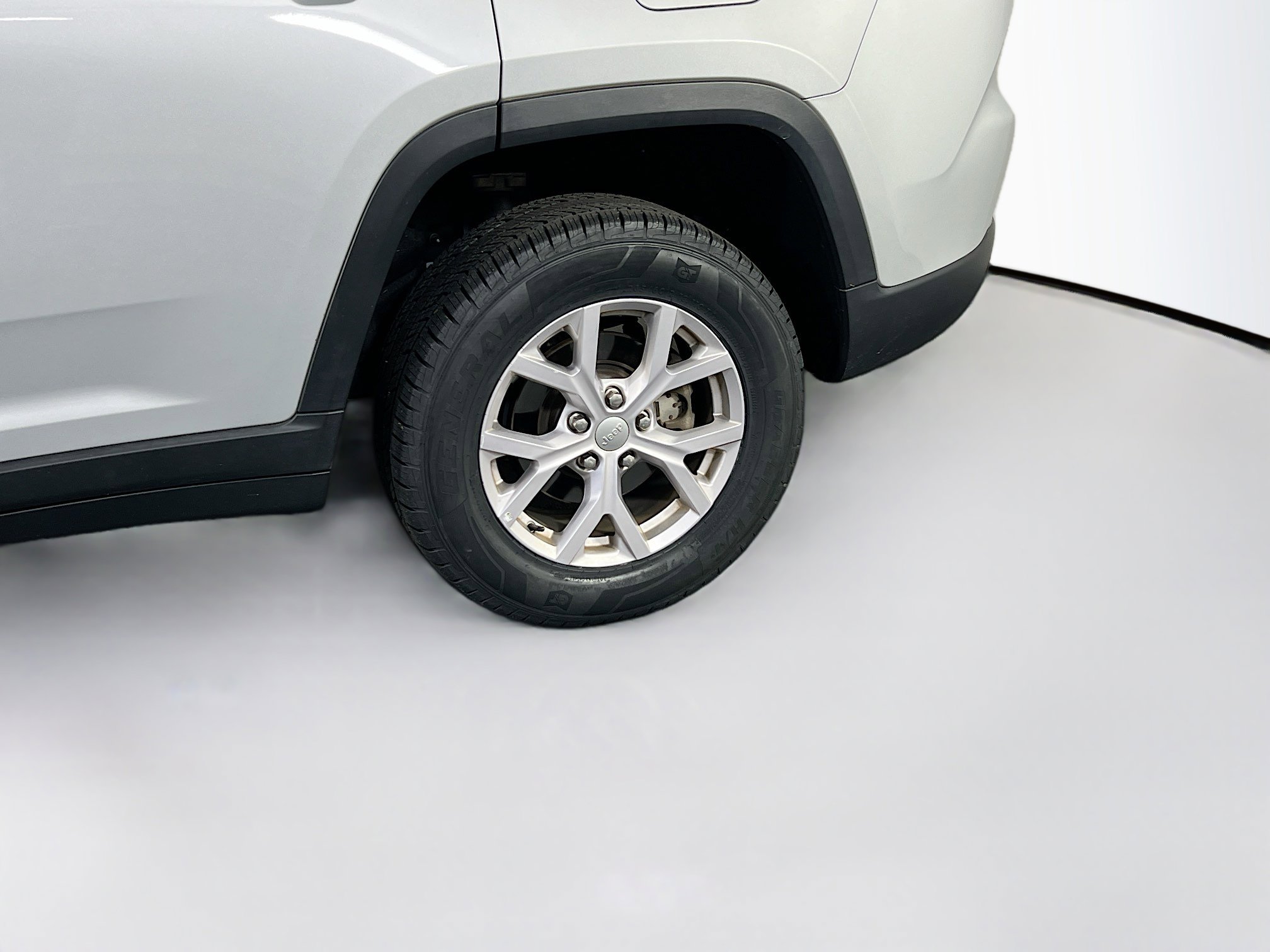 Used 2022 Jeep Grand Cherokee Limited image 31