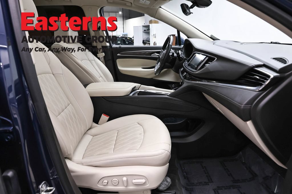 Used 2022 Buick Enclave Avenir w/ Avenir Technology Package AWD/4WD image 24
