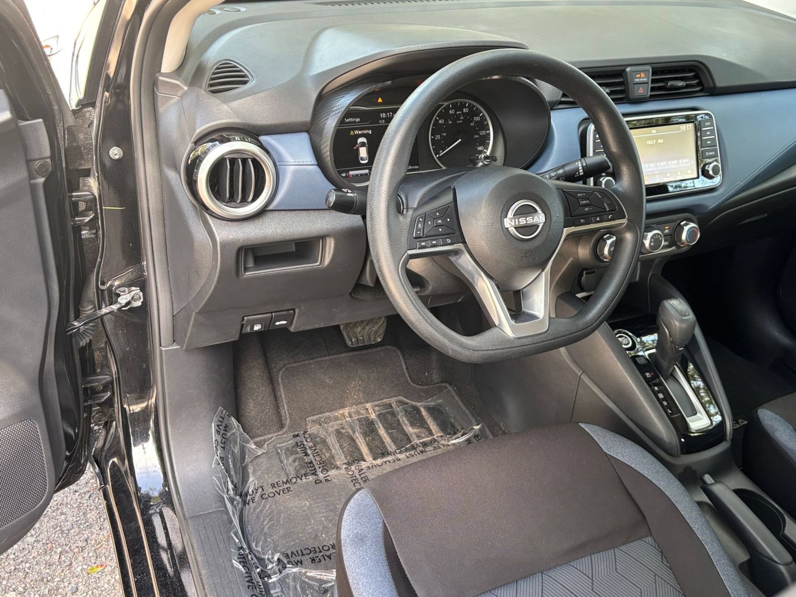 Used 2025 Nissan Versa SV FWD image 31