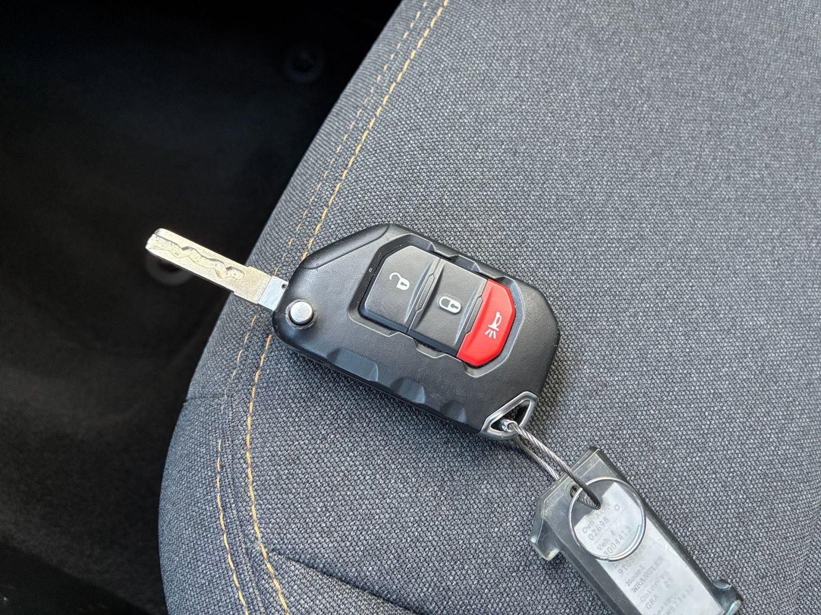 Used 2025 Jeep Wrangler Sport S image 21