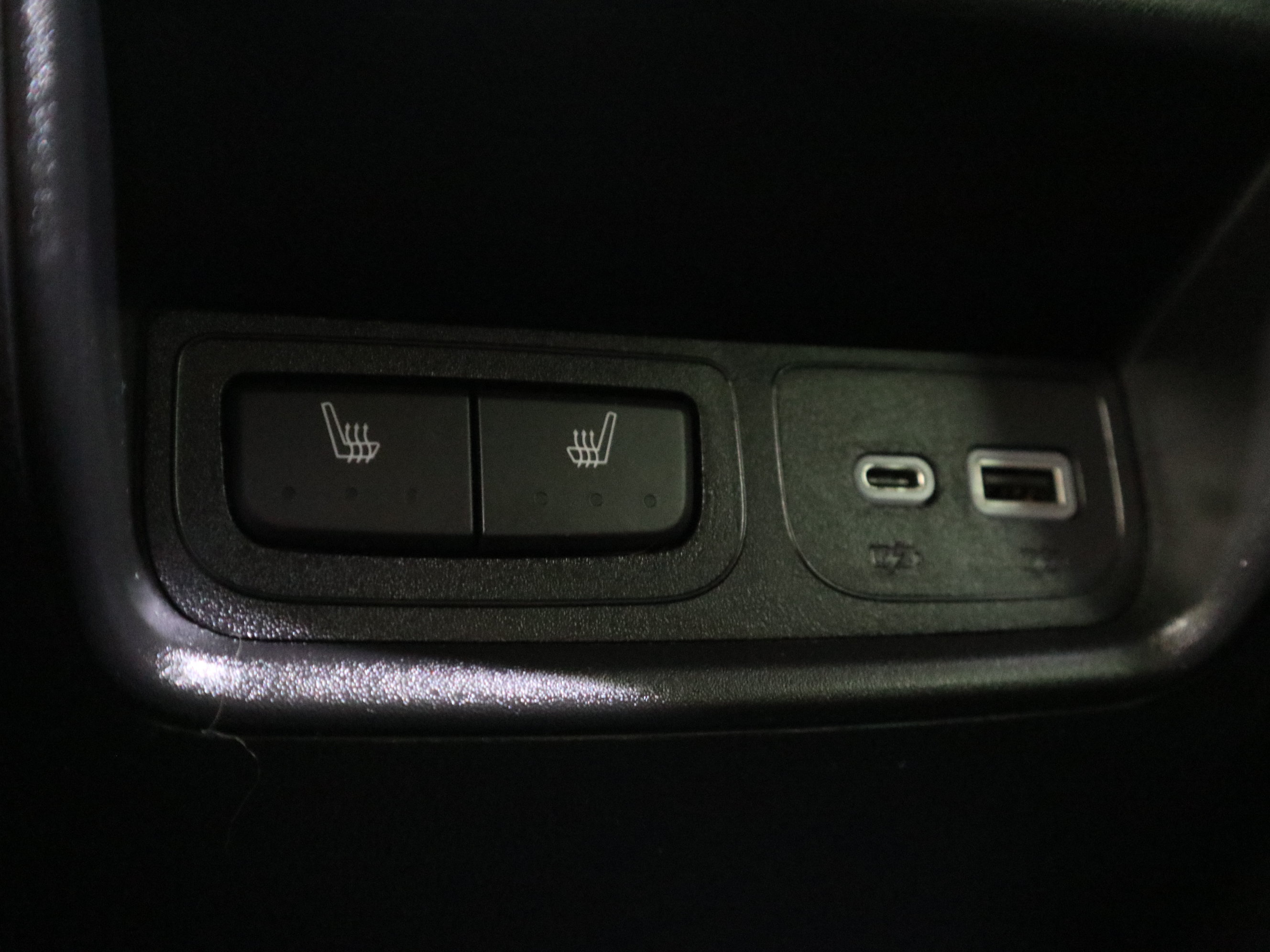 Used 2023 Cadillac XT4 Luxury w/ Cold Weather Package FWD image 17