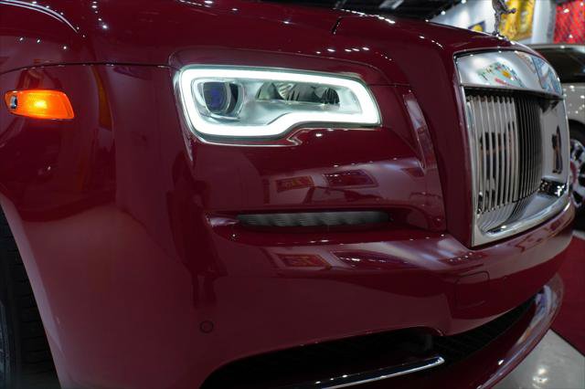 Used 2017 Rolls-Royce Dawn image 26