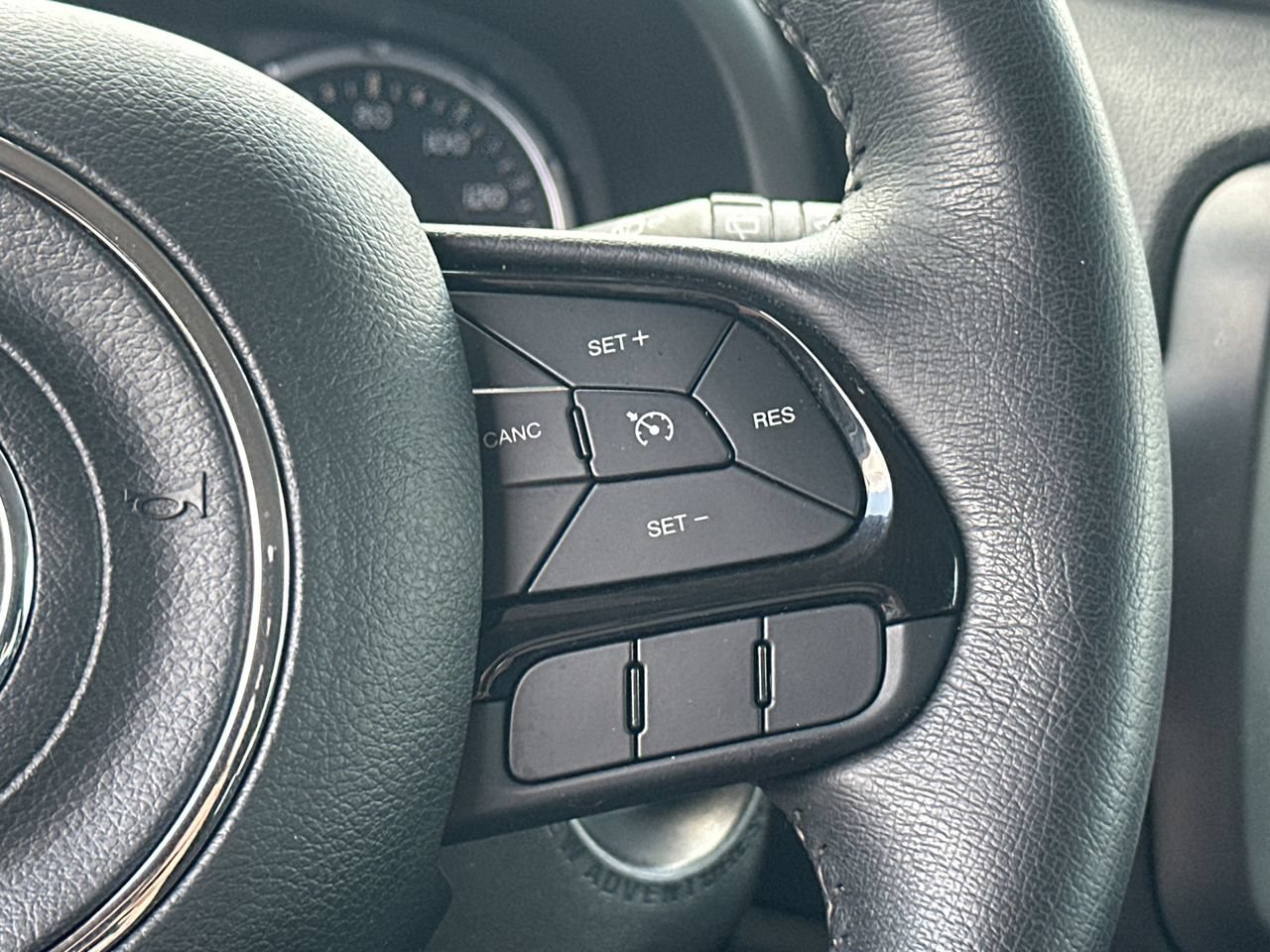 Used 2020 Jeep Renegade Altitude FWD image 27