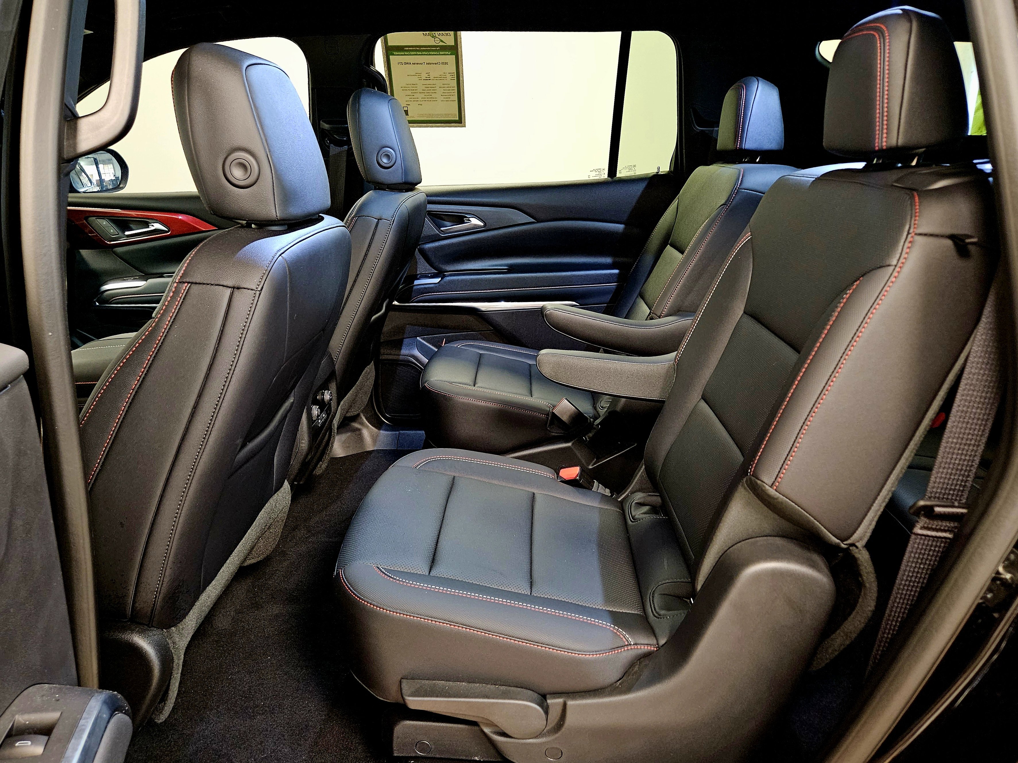 Used 2025 Chevrolet Traverse Z71 w/ Driver Confidence Package image 9