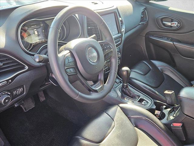 Used 2020 Jeep Cherokee Trailhawk image 10
