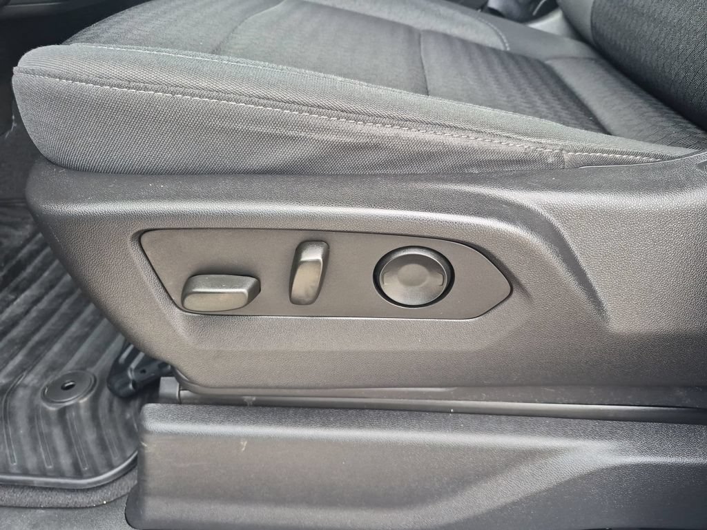 Used 2022 Chevrolet Silverado 1500 Custom RWD image 12
