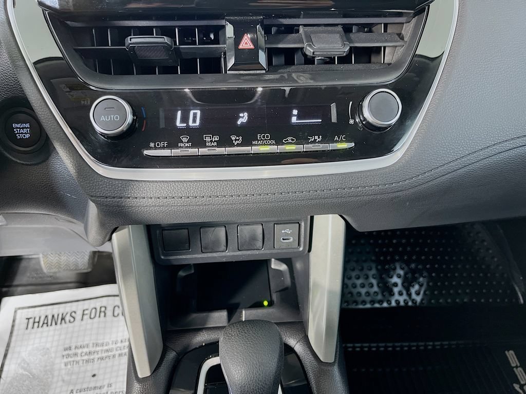Used 2025 Toyota Corolla Cross LE w/ Moonroof Package FWD image 19