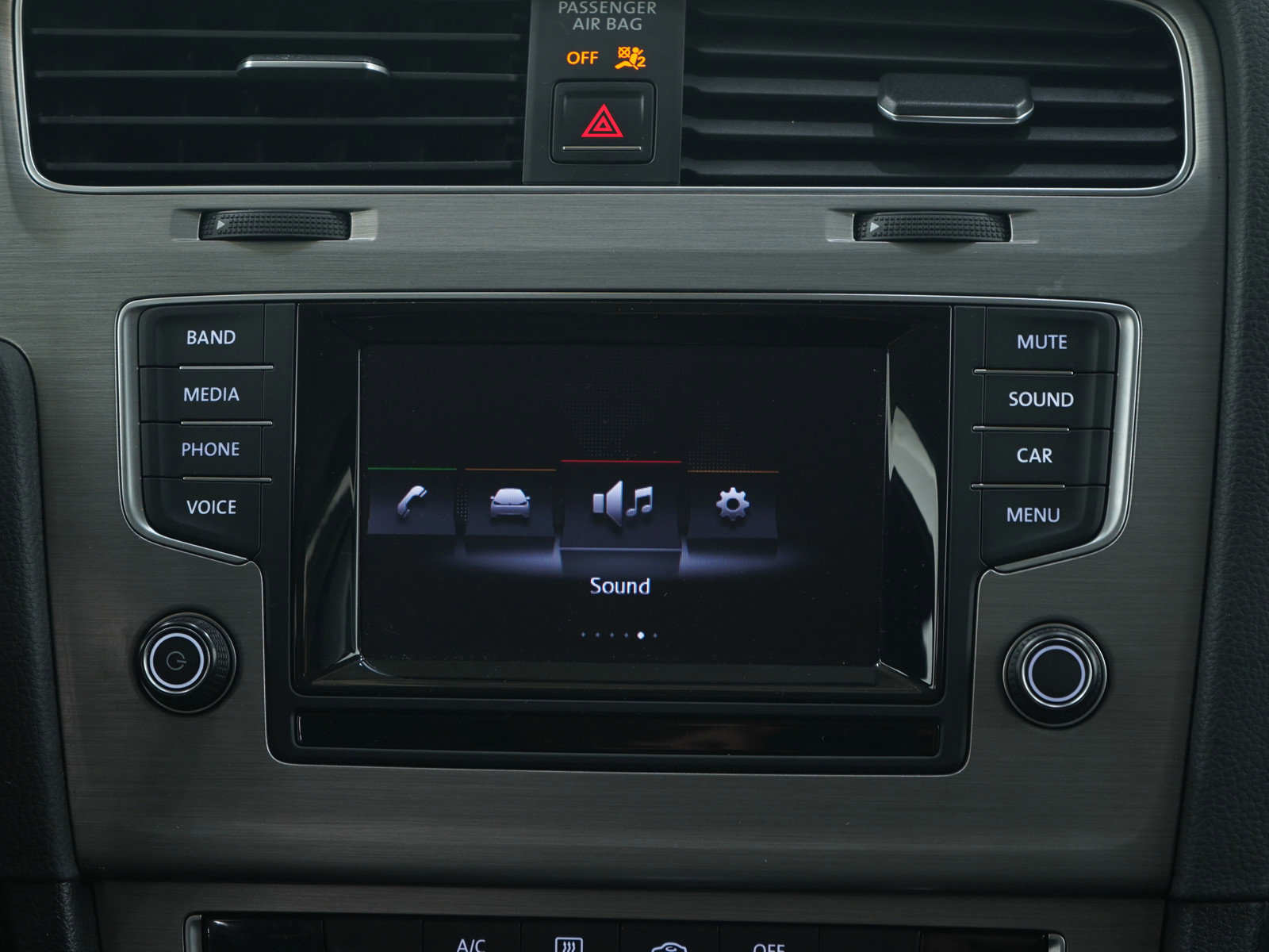 Used 2015 Volkswagen Golf SE image 16