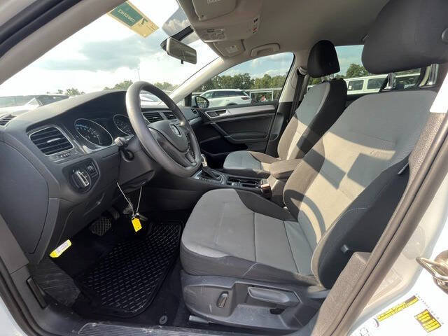 Used 2016 Volkswagen e-Golf SE FWD image 9
