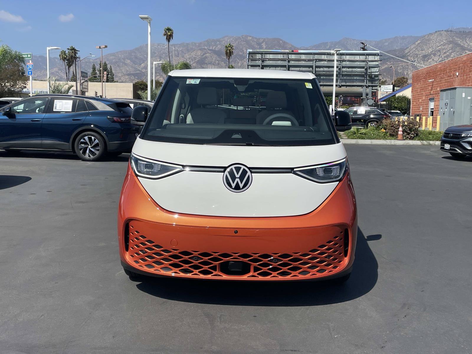 Certified 2025 Volkswagen ID. Buzz 1st Edition RWD image 2