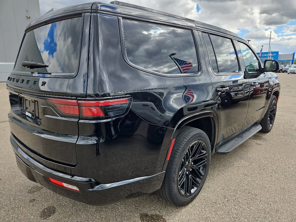 Used 2024 Jeep Wagoneer Series II AWD/4WD image 7