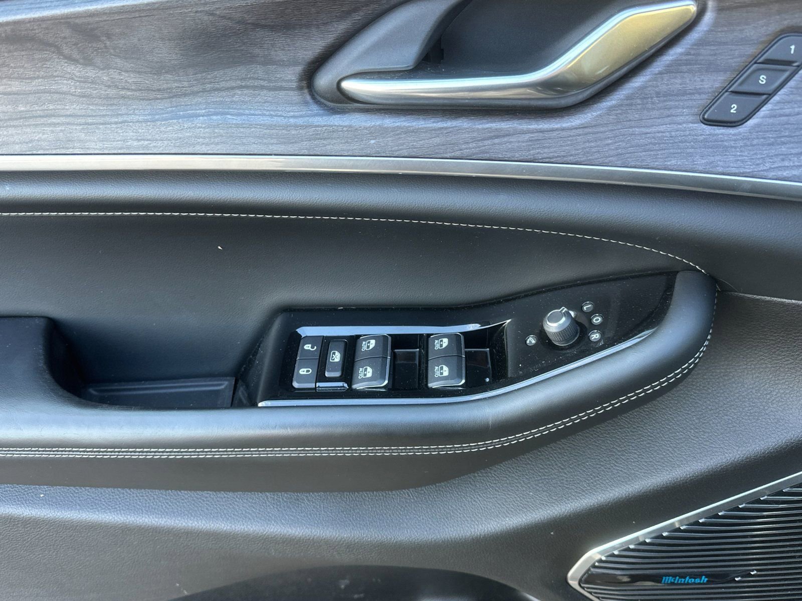 Used 2021 Jeep Grand Cherokee L Overland w/ Luxury Tech Group IV image 11