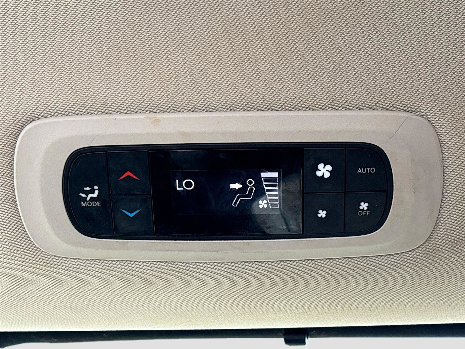 Used 2021 Chrysler Pacifica Touring-L FWD image 27
