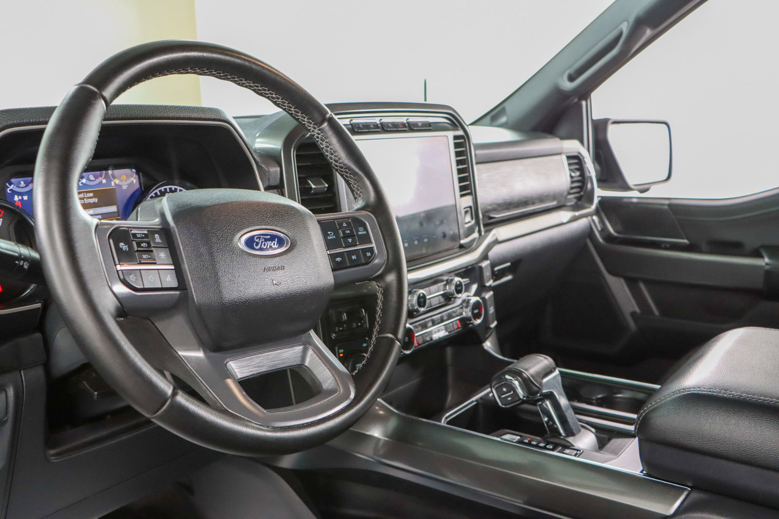 Used 2023 Ford F150 XLT w/ Equipment Group 302A High image 25