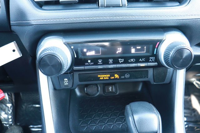 Used 2021 Toyota RAV4 LE image 19