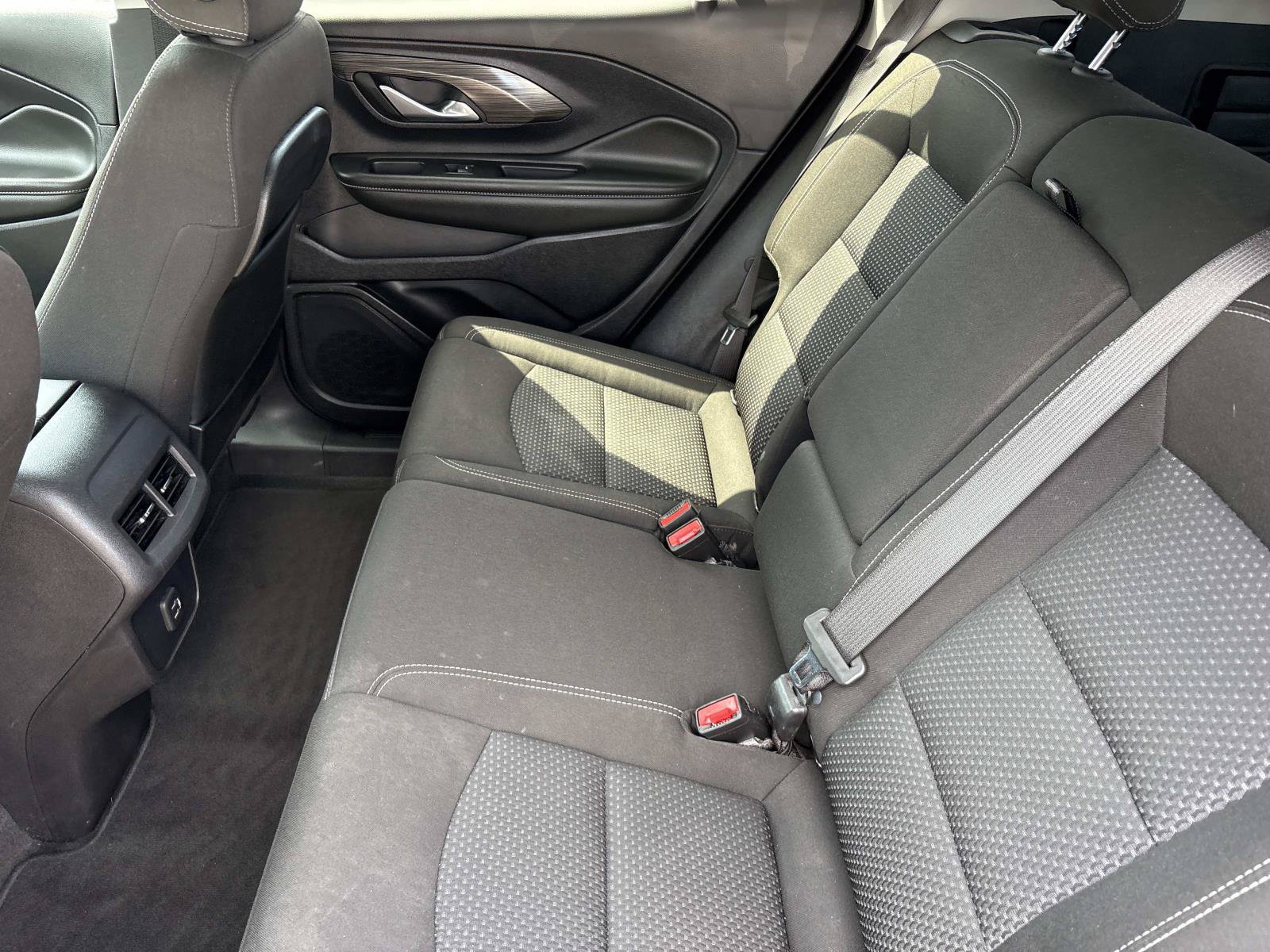 Used 2024 GMC Terrain SLE AWD/4WD image 32