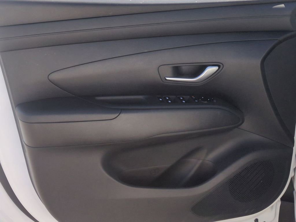 Certified 2025 Hyundai Tucson SEL AWD/4WD image 10