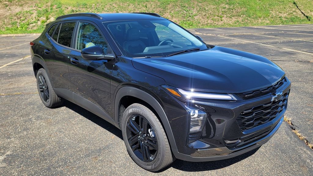 New 2026 Chevrolet Trax ACTIV w/ Driver Confidence Package image 2