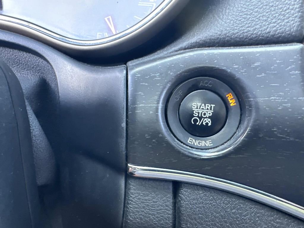 Used 2015 Jeep Grand Cherokee Limited w/ Luxury Group II image 18